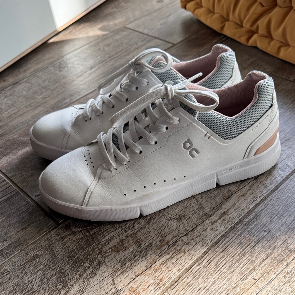 ON Women's White Sneakers